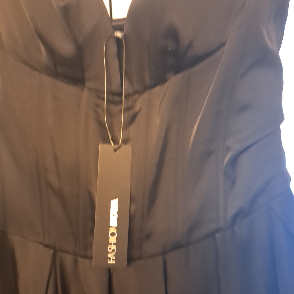 Fashion Nova Classic Black Strapless Gown - Picture 4 of 5